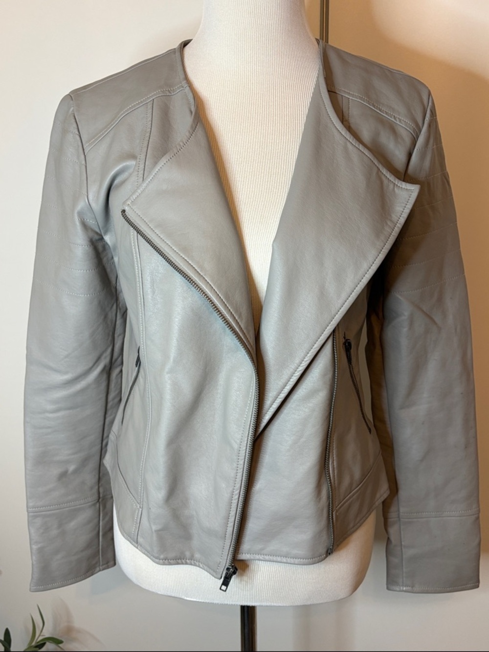cupcakes & cashmere Light Gray Faux Leather Moto Jacket